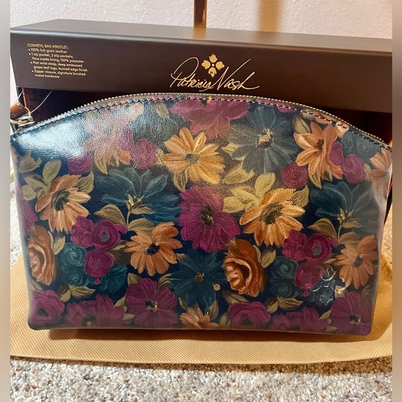 NWT Patricia Nash Aritzo Wristlet/Cosmetic Bag in Gift Box Peruvian Painting - Picture 2 of 7